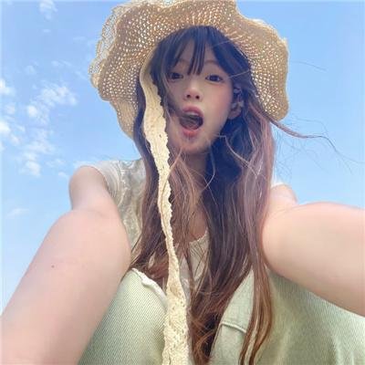 她比烟花寂寞
